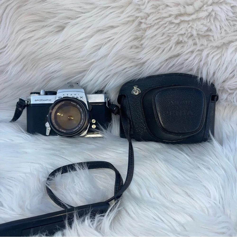 Vintage Asahi Pentax Spotmatic SP 35mm SLR w/ Multiple Lenses & Cases - Japan